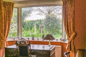 Dining room- click for photo gallery